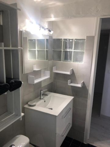 Le Petit Saint Clair Apartment *